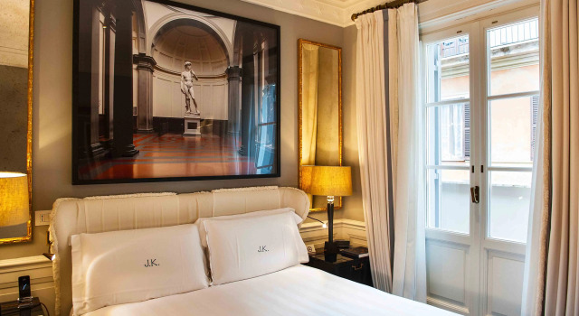 Двухместный номер Superior с балконом J.K. Place Roma - The Leading Hotels of the World