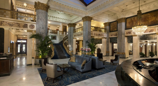The Seelbach Hilton Louisville, Забронировать Отель Луисвилл Louisville Metropolitan Area, рядом с Louisville Slugger Field