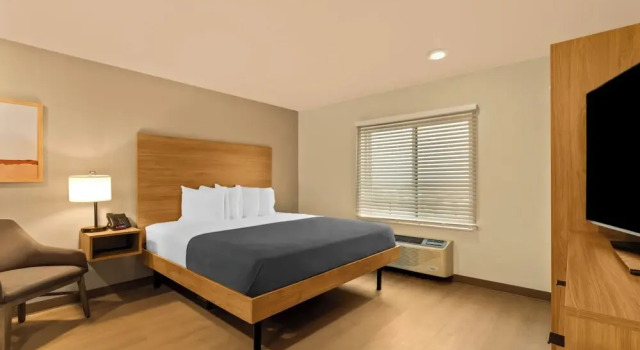 Двухместная студия Standard LivAway Suites Phoenix Tolleson
