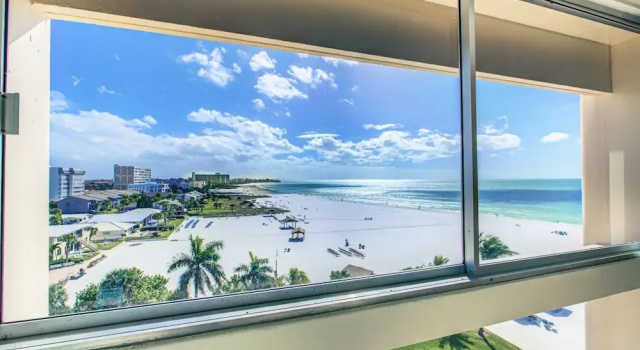Номер Standard Palm Bay Club 7th-floor Oceanfront Condo on Private Beach
