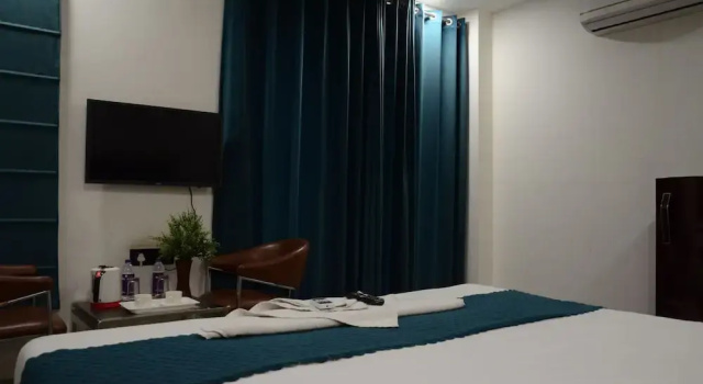 Номер Premium Leaf Studio Hospitalities Near Medanta