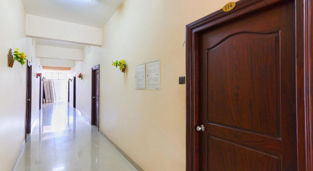 OYO 74400 D Lodging, Забронировать Отель Отели штата Махараштры 3 звезды, 3*