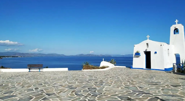 Апартаменты HoneyBee 1 - Sunny Studio in the center of Rafina