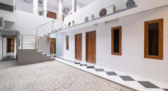 OYO 2669 Crown Residence