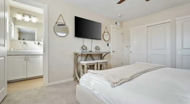 Heated Pool, Fire Pit, Games & Outdoor Dining Just Minutes to Old Town Drift House by Avantstay