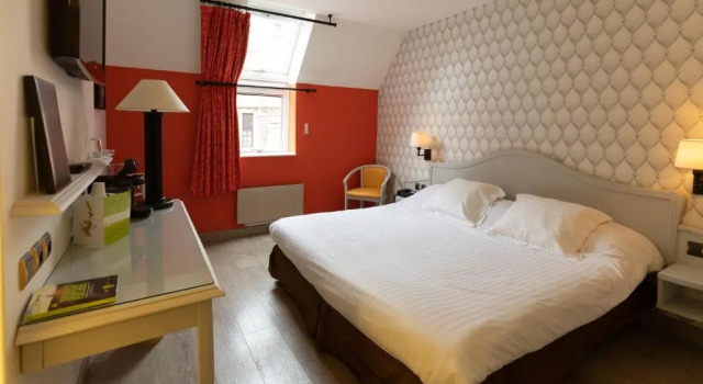 Hotel Le Cèdre, Varaa Hotelli Noyon Oise