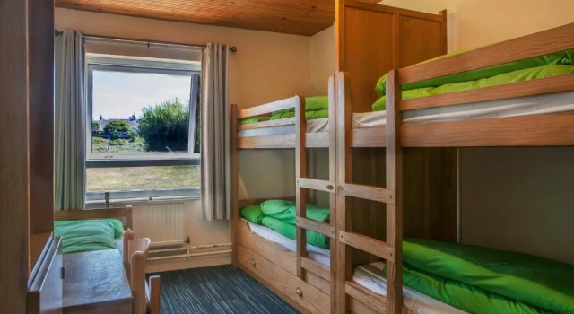 Кровать в общем номере YHA Broad Haven