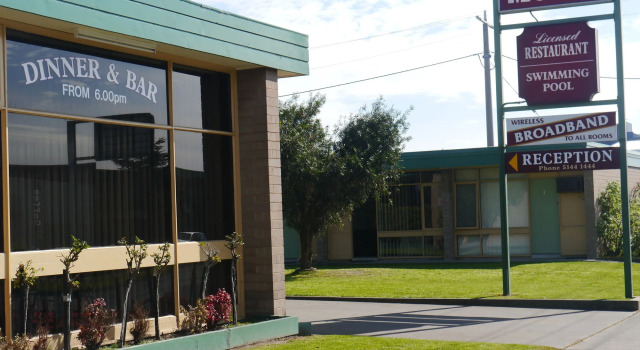 m. hotel, Rezerwuj Hotel Sale Gippsland