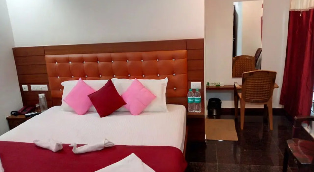 Двухместный номер Deluxe с видом на город Sri Sai Residency