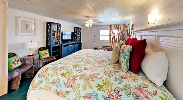 115 Sea Breeze Salty Sea Suite - One Bedroom Condo
