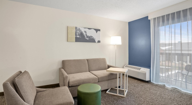 Люкс Spark by Hilton Bettendorf Quad Cities