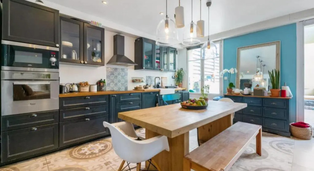 Апартаменты Bright 3br w AC and terrace near the train station in Marseille Welkeys