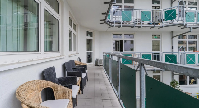 Spacious and modern furnished apartment for 10 guests, Prenota Appartamento Berlino Germania, vicino a Prime Time Theater