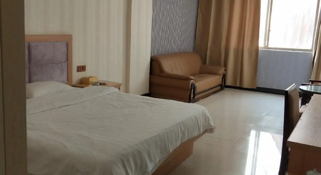 Люкс Business Jun Hotel Jiangxi Ganzhou Yudu County Hongqi Avenue