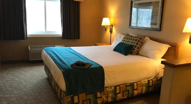 Люкс EverSpring Suites