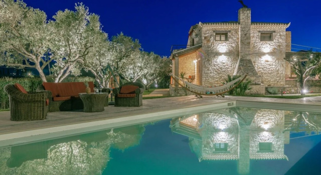 Вилла с 4 комнатами Villa Zeza