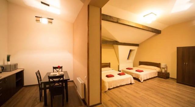 Apartment on Lychakivska, Забронировать Апартаменты/квартира Отели Львова с парковкой, рядом с Львовская галерея Зелена канапа, Парковка