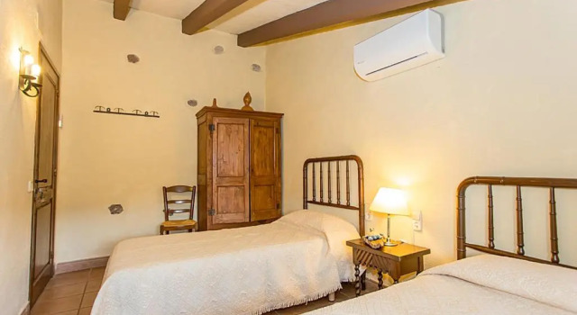 Turismo Rural Can Massot, Rezervați Hotel Darnius Pirineo Catalán