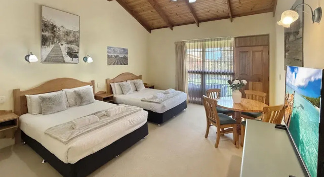 Четырёхместный номер Standard Coonawarra Place Motor Inn