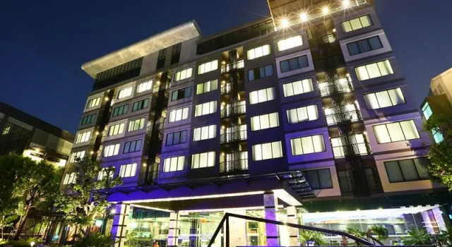 Семейный люкс TR Rock Hill Hotel