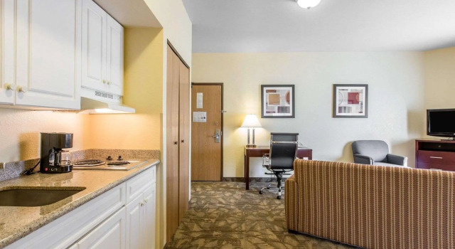 Двухместный люкс Comfort Suites Palm Desert I-10