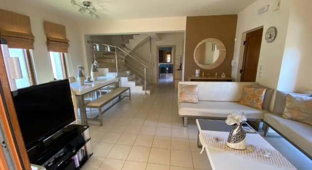 Sunny Villa by the beach Gournes, Забронировать Вилла Гурнаи Центральный Крит