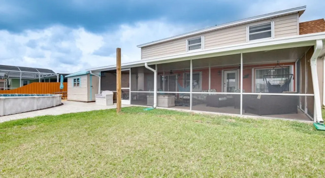 Spacious Waterfront Home in Merritt Island w/ Pool, Varaa Hotelli Merritt Island Space Coast