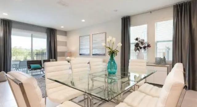 Encore Fantasy Eight-Bedroom Villa, Rezerwuj Willa Hotele w Kissimmee z parkingiem, Parking
