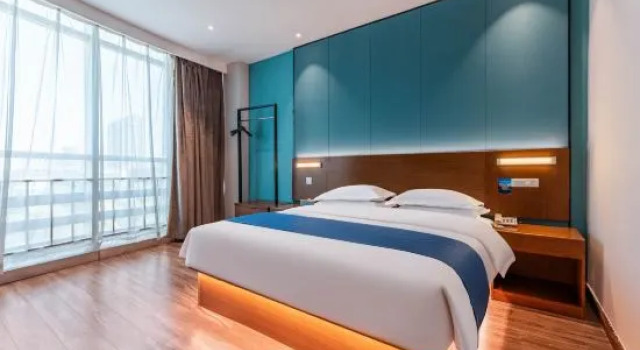 Люкс Deluxe Jinjing Select Hotel (Xintian 360 South Airlines Branch)