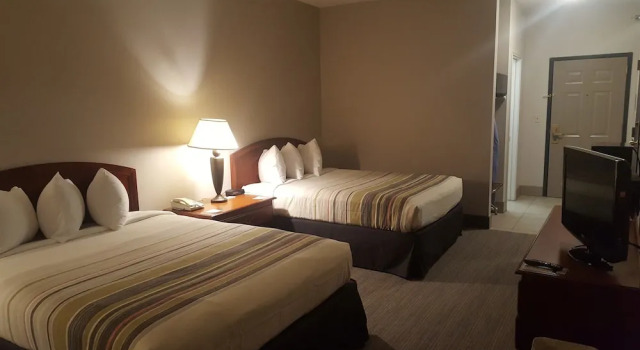 Четырёхместный люкс Country Inn & Suites by Radisson, Bryant Little Rock , AR