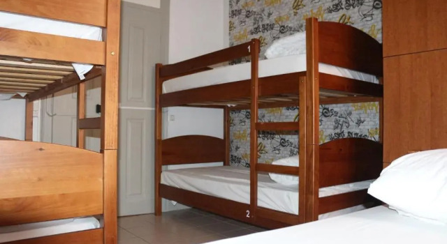 Кровать в общем номере Meeting Hostel