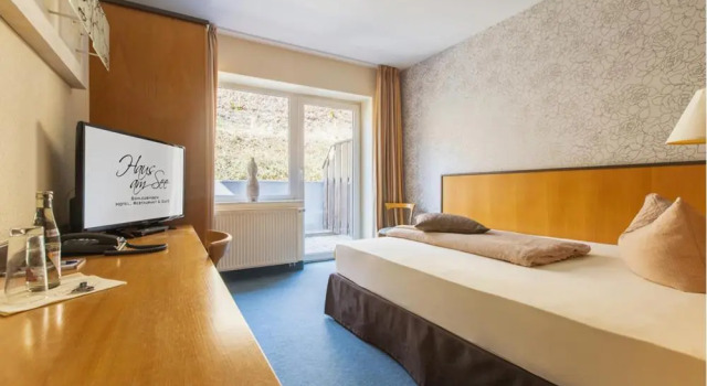 Hotel Haus Am See, Varaa Hotelli Schleusingen Thuringian Forest