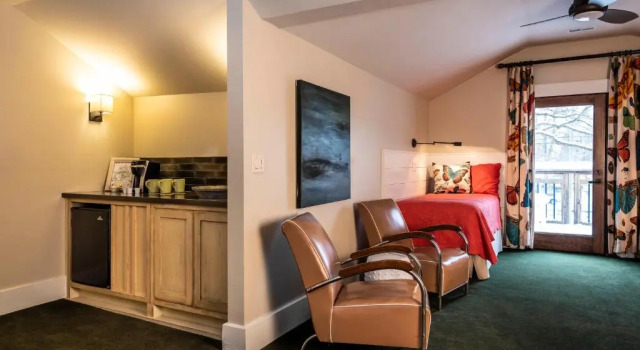 Семейный номер Standard с балконом Hotel Broad Ripple