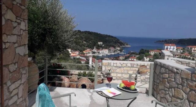 Люкс с видом на море Likoudis Villas Suites,Traditional Ithacan Hospitality Above Kioni Harbot