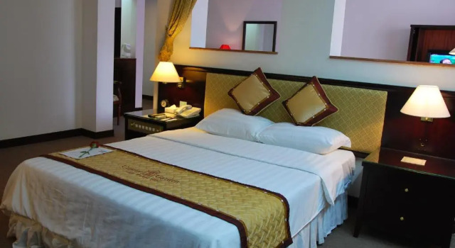 Люкс Executive Capital Garden Hotel