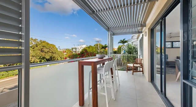 Двухместные апартаменты с балконом Crystal Shores Sunshine Beach