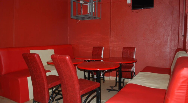 The Ree Hotel, Rezerwuj Hotel Hotele 3-gwiazdkowe w Central, 3*