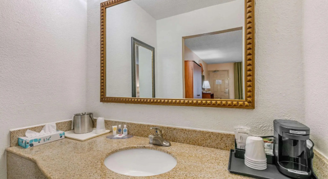 Номер Standard Comfort Inn Downtown Nashville - Music City Center