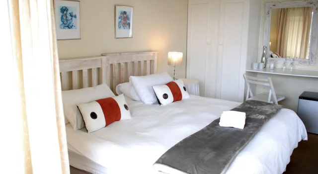 Двухместный семейный номер Standard c 1 комнатой с балконом Mandalay Guest House Plettenberg Bay