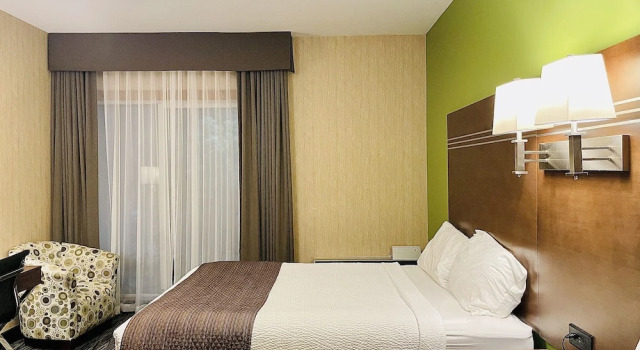 Четырёхместный номер Deluxe Fernie Stanford Resort