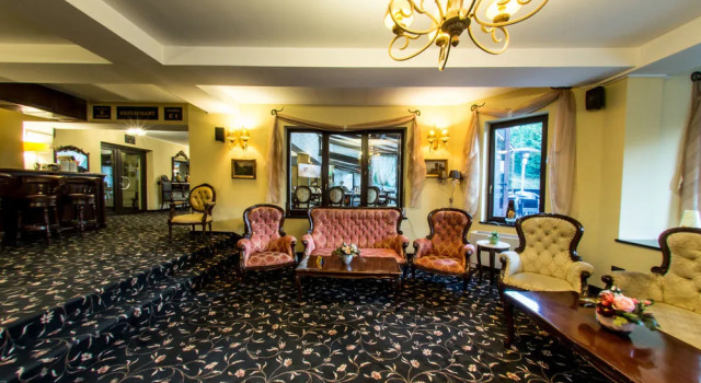 Hotel Classic Inn, Varaa Hotelli Hotellit Prahova Valley pysäköinnillä, Pysäköinti