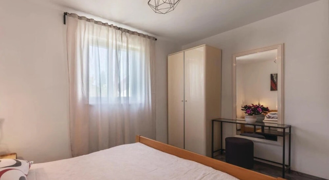 Beautiful Home in Valbandon With Wifi and 2 Bedrooms, Đặt Khách sạn Valbandon Istria