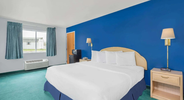 Двухместный люкс Days Inn by Wyndham Osage Beach Lake of the Ozarks