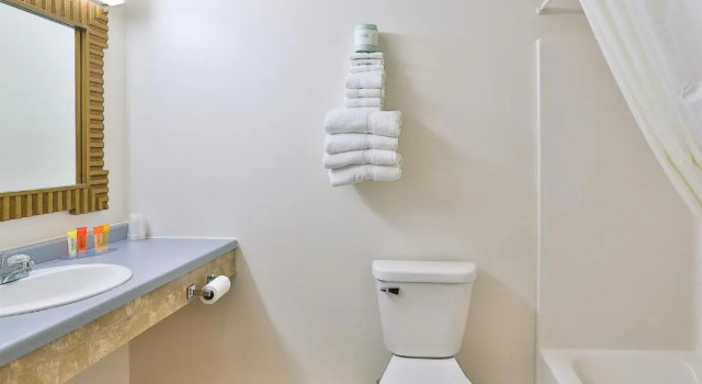 Четырёхместный номер Standard Budget Inn