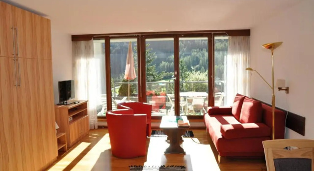 Tulai G98, Book Hotel Scuol Grisons