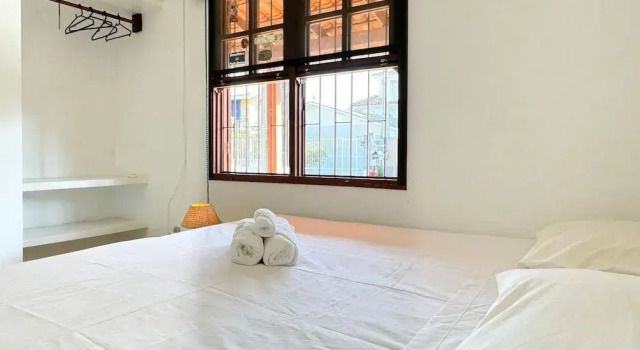 Casa Aconchegante a 100 metros da praia, Забронировать Дом для отпуска Коттеджи Флорианополиса, Коттедж