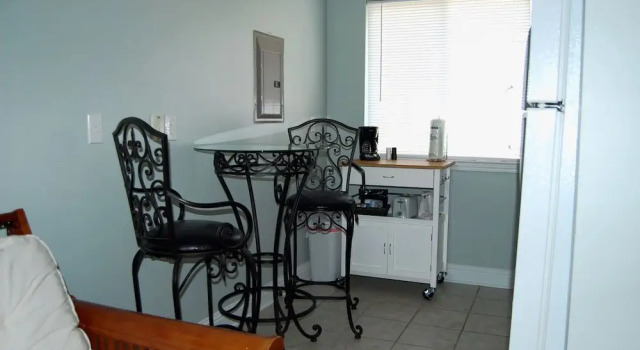 Oak Shores 30 Studio Bedroom 1 Bathroom Condo