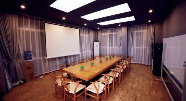 Huiqian Group Hotel (Shaotong Huandong), Buchen Sie Hotel Hotels in Yunnan mit Parkplatz, Parkplätze