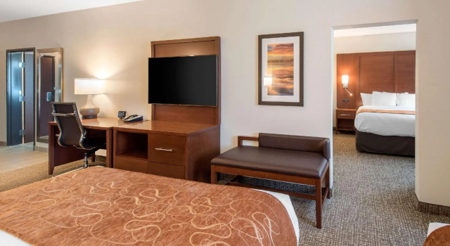 Четырёхместный люкс Comfort Suites Denver International Airport