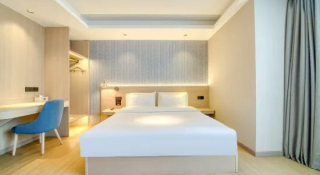 Люкс Wuyue · Yuxin Hotel ·Business Audio Visual Hotel 【Wuyue Plaza Branch near No.7 Middle School】